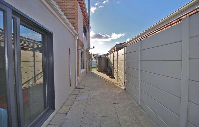 4 Bedroom Property for Sale in Kleinbosch Western Cape